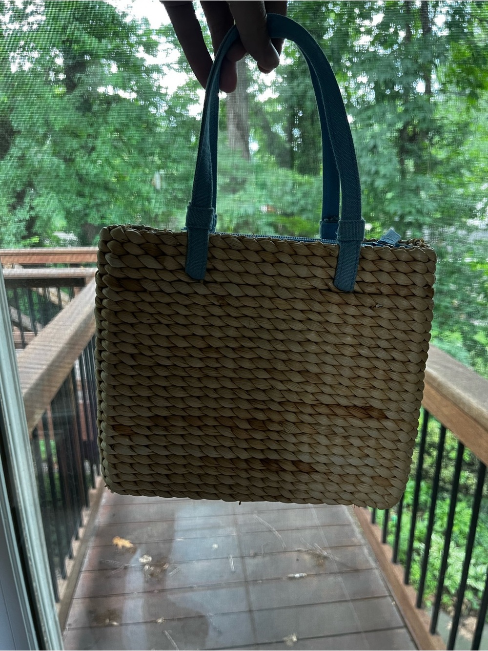 Straw woven bag